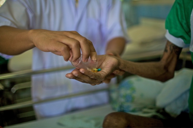 patients receive ARVs